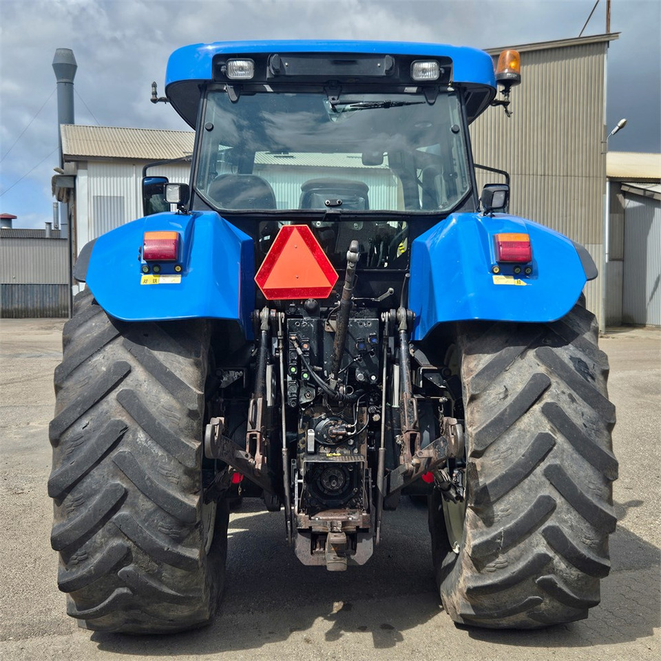 New Holland T7550 - Traktors: foto 4 New Holland T7550 - Traktors: foto 4