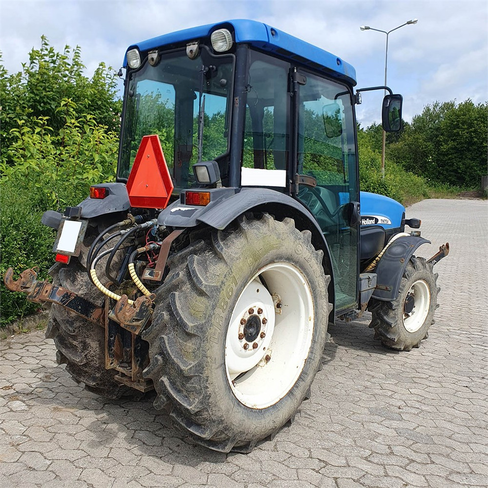 New Holland TN75 V - Traktors: foto 5 New Holland TN75 V - Traktors: foto 5