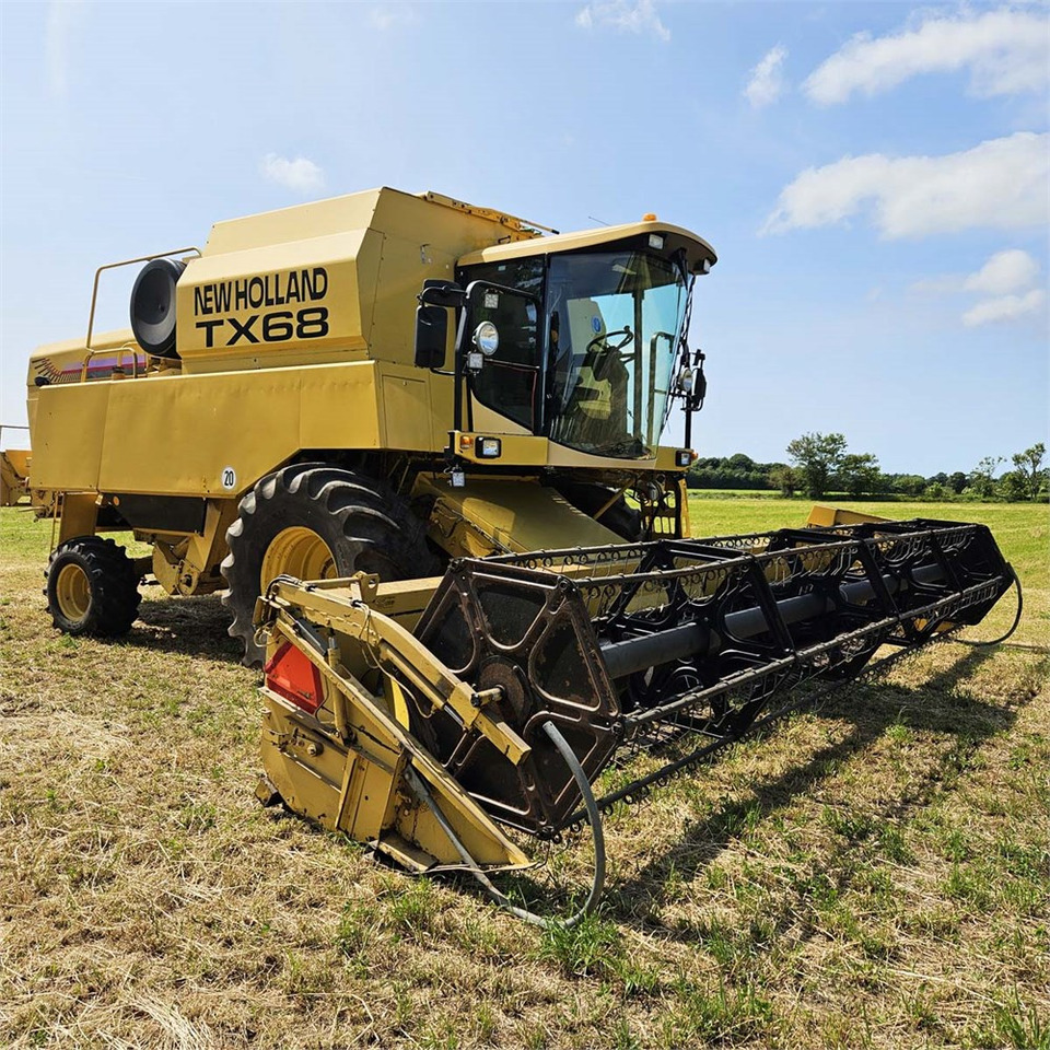 New Holland TX68 - Kombains: foto 4 New Holland TX68 - Kombains: foto 4