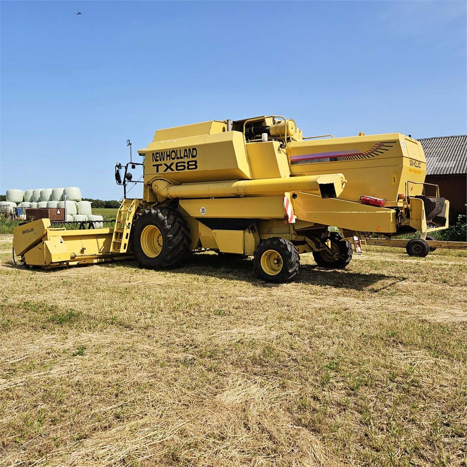 New Holland TX68 - Kombains: foto 3 New Holland TX68 - Kombains: foto 3