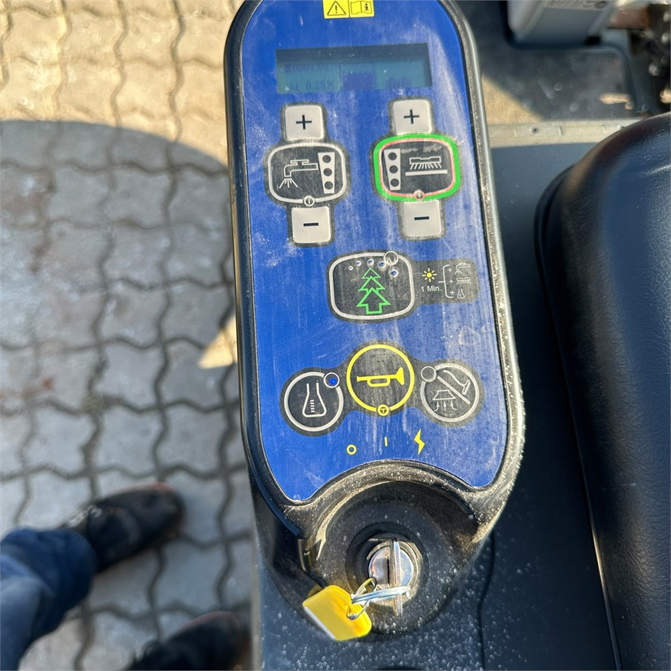 Grīdas mazgāšanas iekārta Nilfisk BR 755: foto 11