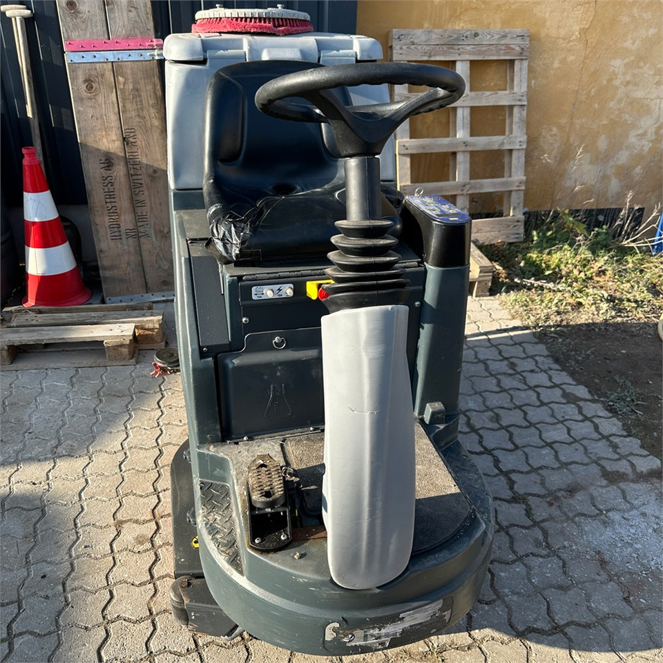 Grīdas mazgāšanas iekārta Nilfisk BR 755: foto 8