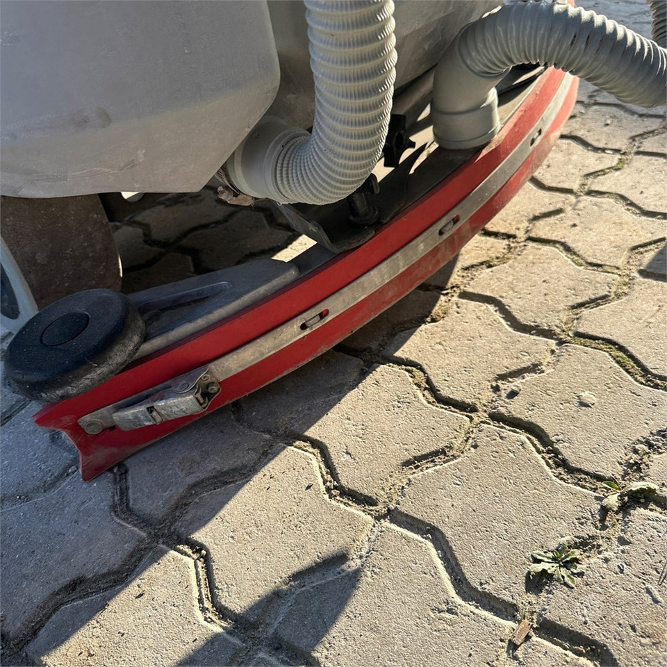 Grīdas mazgāšanas iekārta Nilfisk BR 755: foto 13