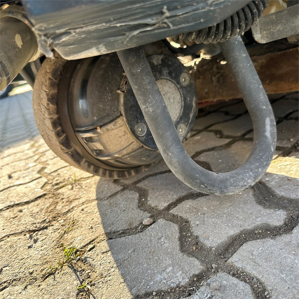 Grīdas mazgāšanas iekārta Nilfisk BR 755: foto 18