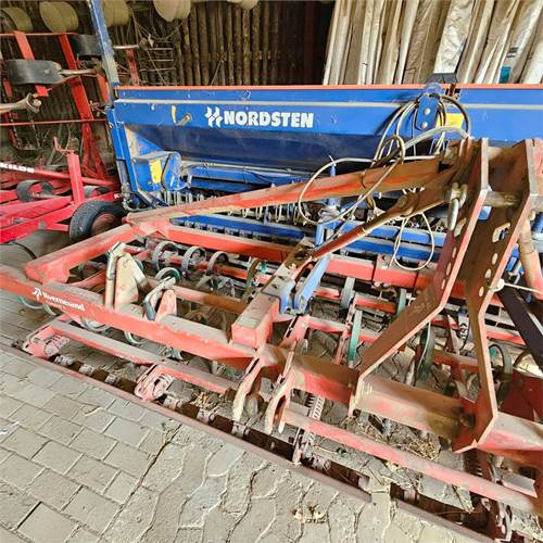 Nordsten NS 3040 - Sēšanas tehnika: foto 4 Nordsten NS 3040 - Sēšanas tehnika: foto 4