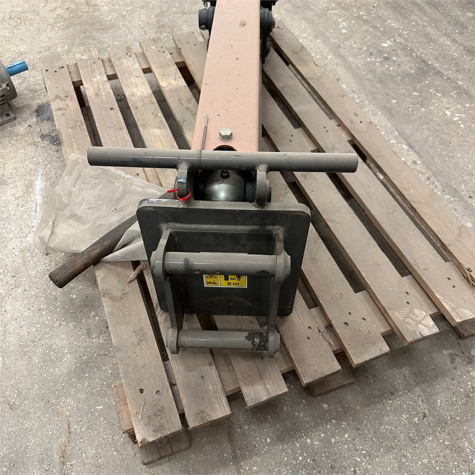 CANGINI 100 - Papildaprīkojums - Ekskavators: foto 4 CANGINI 100 - Papildaprīkojums - Ekskavators: foto 4