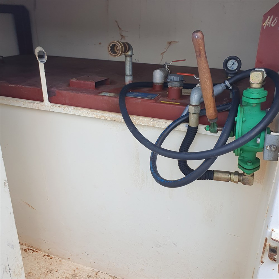 Roug A/S 2000 liter - Uzglabāšanas tvertne: foto 2 Roug A/S 2000 liter - Uzglabāšanas tvertne: foto 2