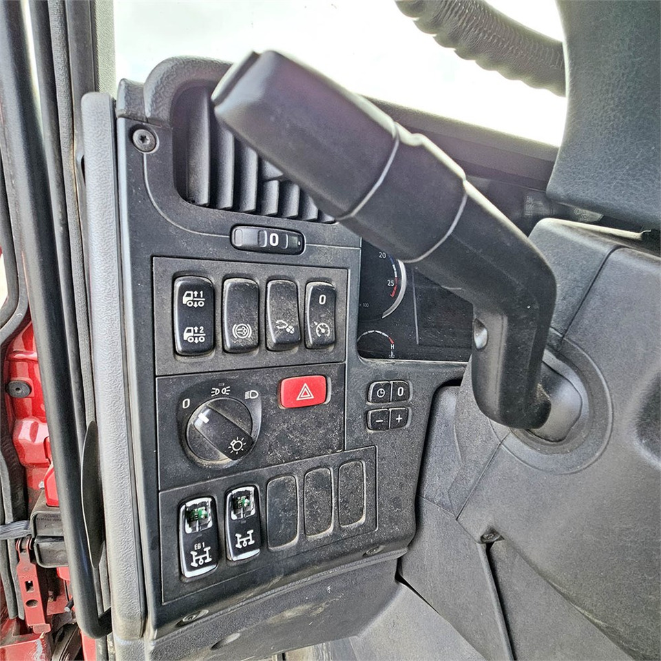 Pacēlājs ar āķi, Kravas auto ar manipulatoru Scania R 500: foto 12