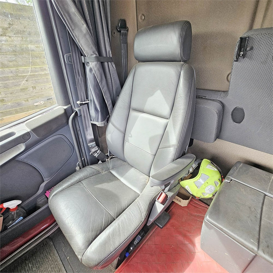 Pacēlājs ar āķi, Kravas auto ar manipulatoru Scania R 500: foto 10