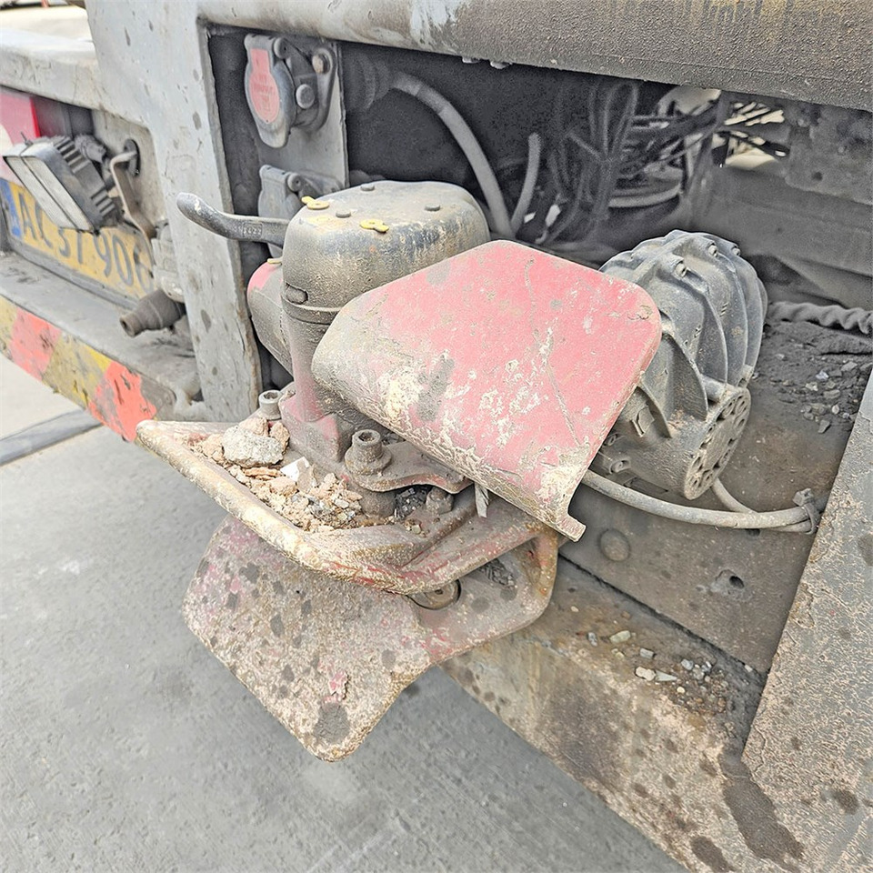 Pacēlājs ar āķi, Kravas auto ar manipulatoru Scania R 500: foto 37