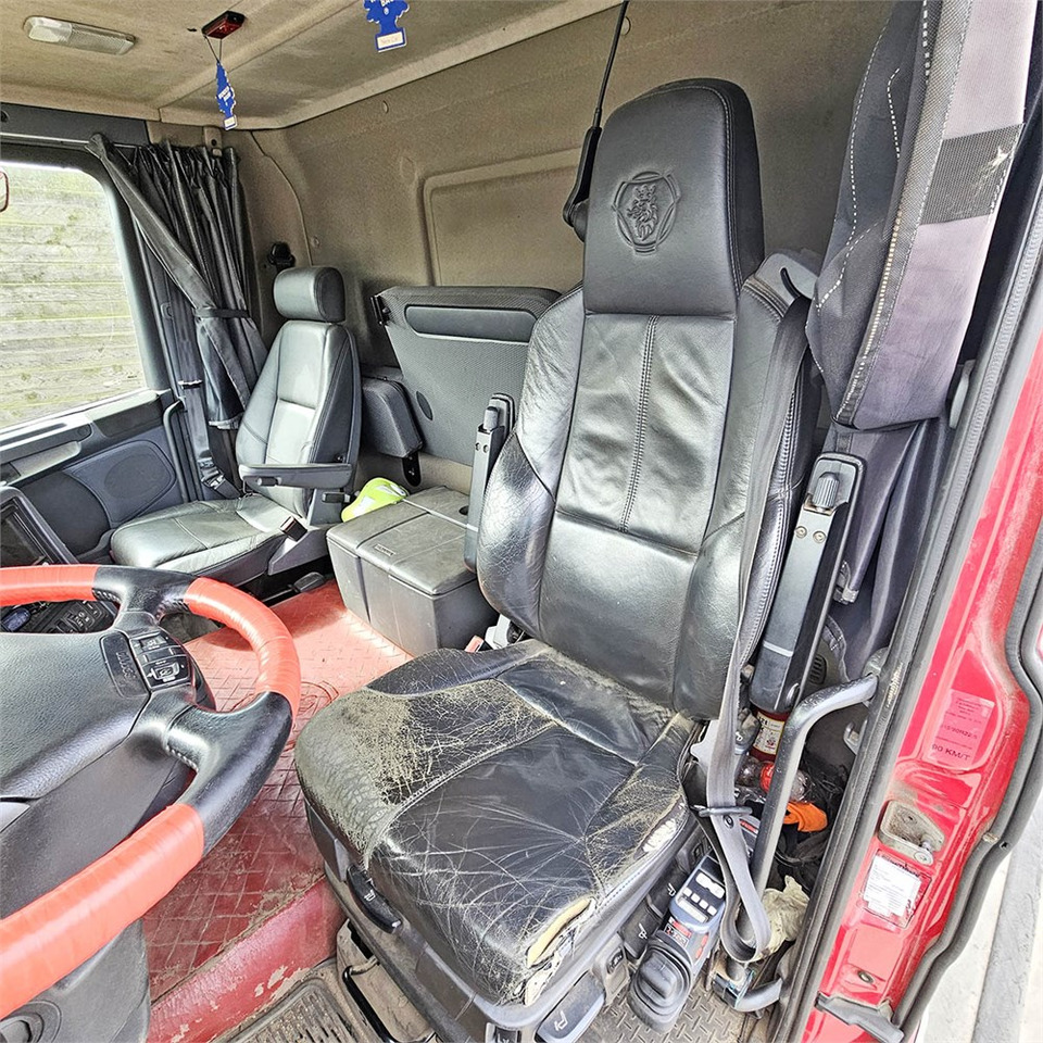 Pacēlājs ar āķi, Kravas auto ar manipulatoru Scania R 500: foto 8
