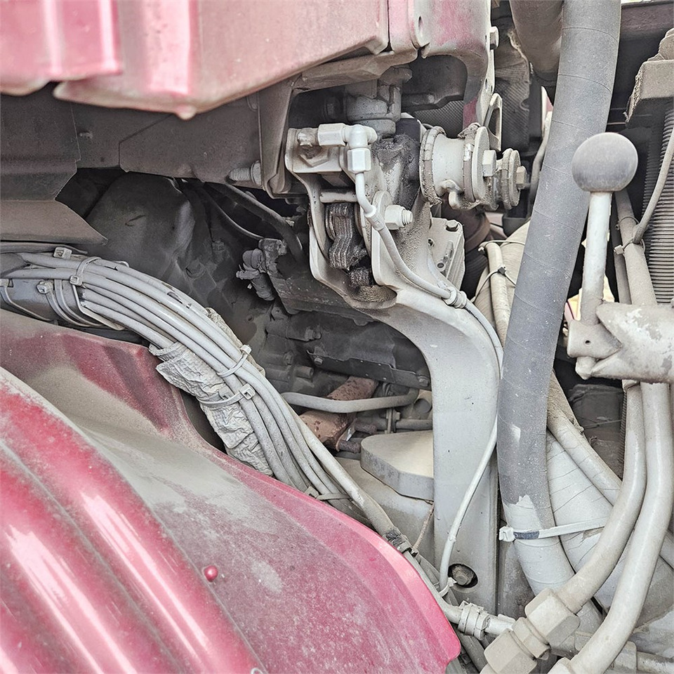 Pacēlājs ar āķi, Kravas auto ar manipulatoru Scania R 500: foto 44