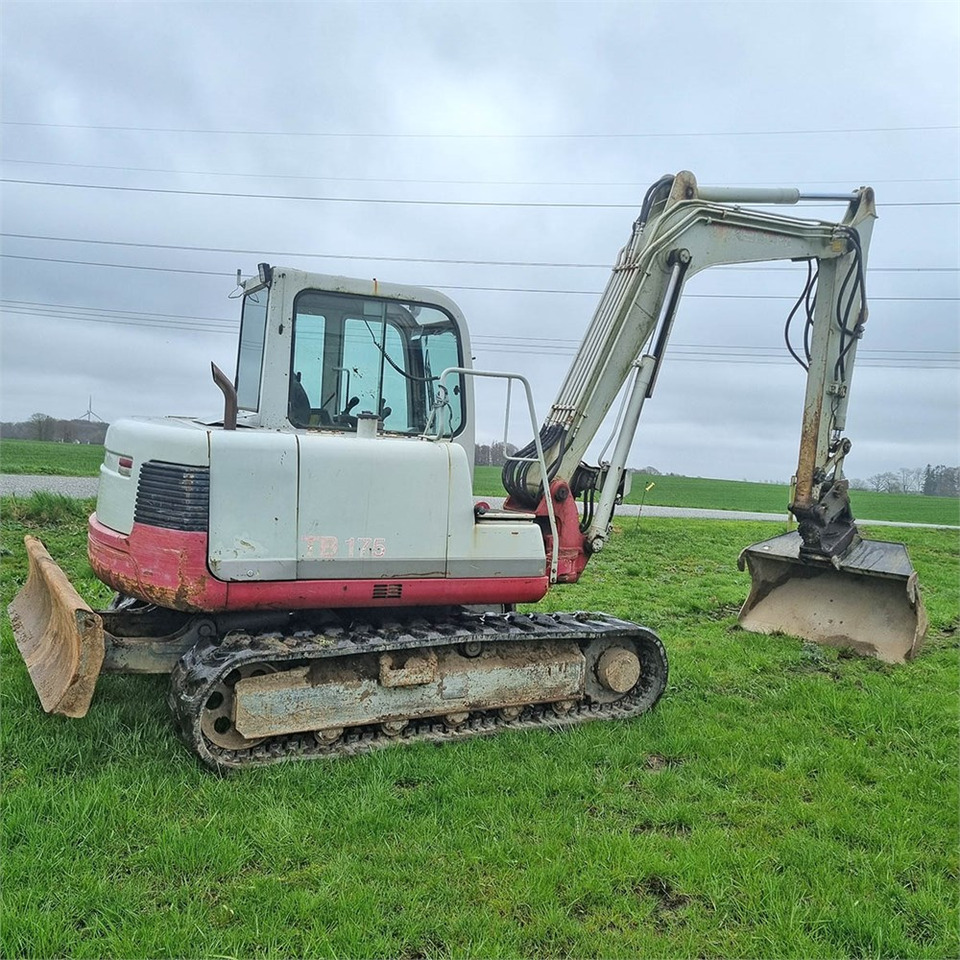 Takeuchi TB175 - Mini-ekskavators: foto 5 Takeuchi TB175 - Mini-ekskavators: foto 5