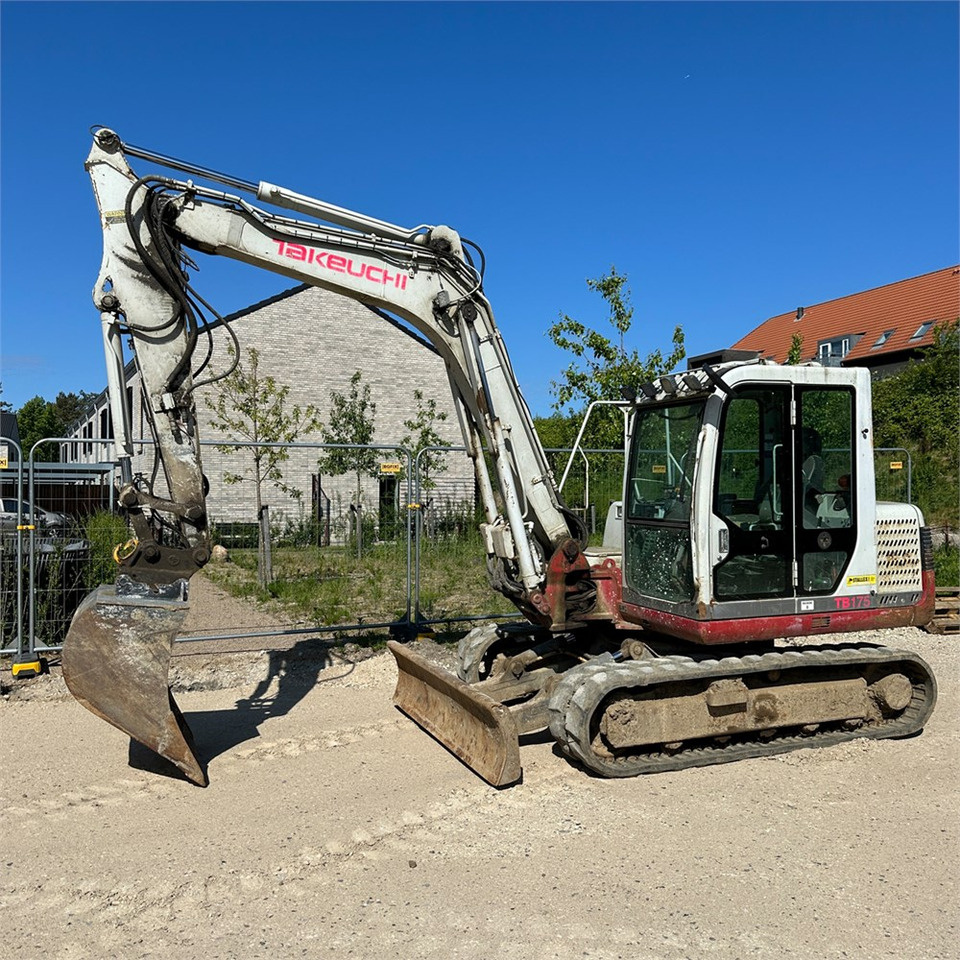 Takeuchi TB175 - Mini-ekskavators: foto 1 Takeuchi TB175 - Mini-ekskavators: foto 1