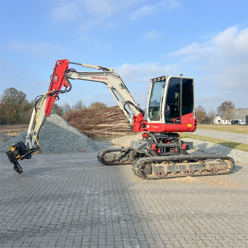 Takeuchi TB260 Levelizer - Mini-ekskavators: foto 4 Takeuchi TB260 Levelizer - Mini-ekskavators: foto 4