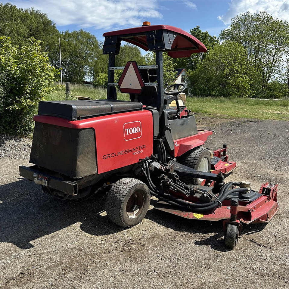 Toro Groundsmaster 4000-D - Zāles pļāvējs: foto 5 Toro Groundsmaster 4000-D - Zāles pļāvējs: foto 5