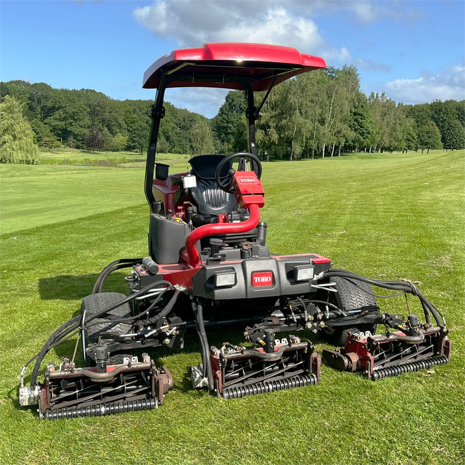 Toro Reelmaster 3575 D - Zāles pļāvējs: foto 2 Toro Reelmaster 3575 D - Zāles pļāvējs: foto 2