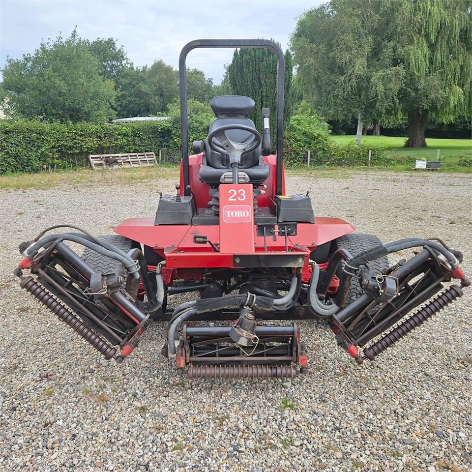 Toro Reelmaster 6500 D - Zāles pļāvējs: foto 1 Toro Reelmaster 6500 D - Zāles pļāvējs: foto 1