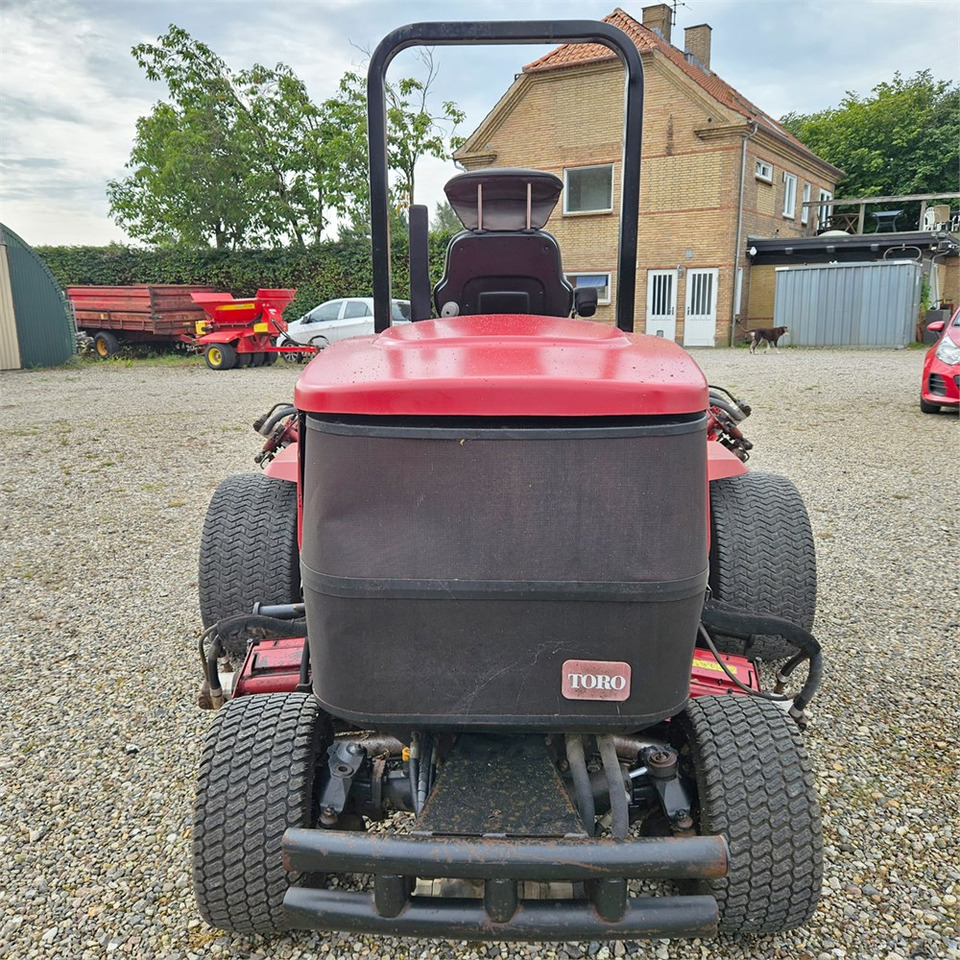 Toro Reelmaster 6500 D - Zāles pļāvējs: foto 5 Toro Reelmaster 6500 D - Zāles pļāvējs: foto 5