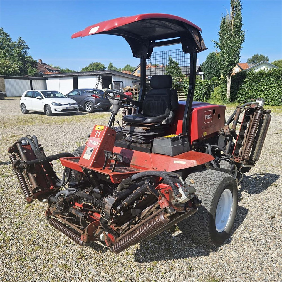 Toro Reelmaster 6700-D - Zāles pļāvējs: foto 4 Toro Reelmaster 6700-D - Zāles pļāvējs: foto 4