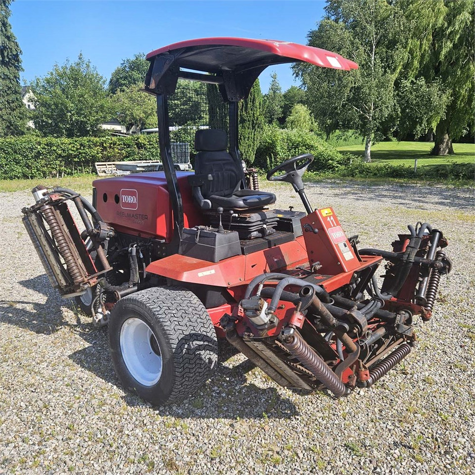 Toro Reelmaster 6700-D - Zāles pļāvējs: foto 1 Toro Reelmaster 6700-D - Zāles pļāvējs: foto 1
