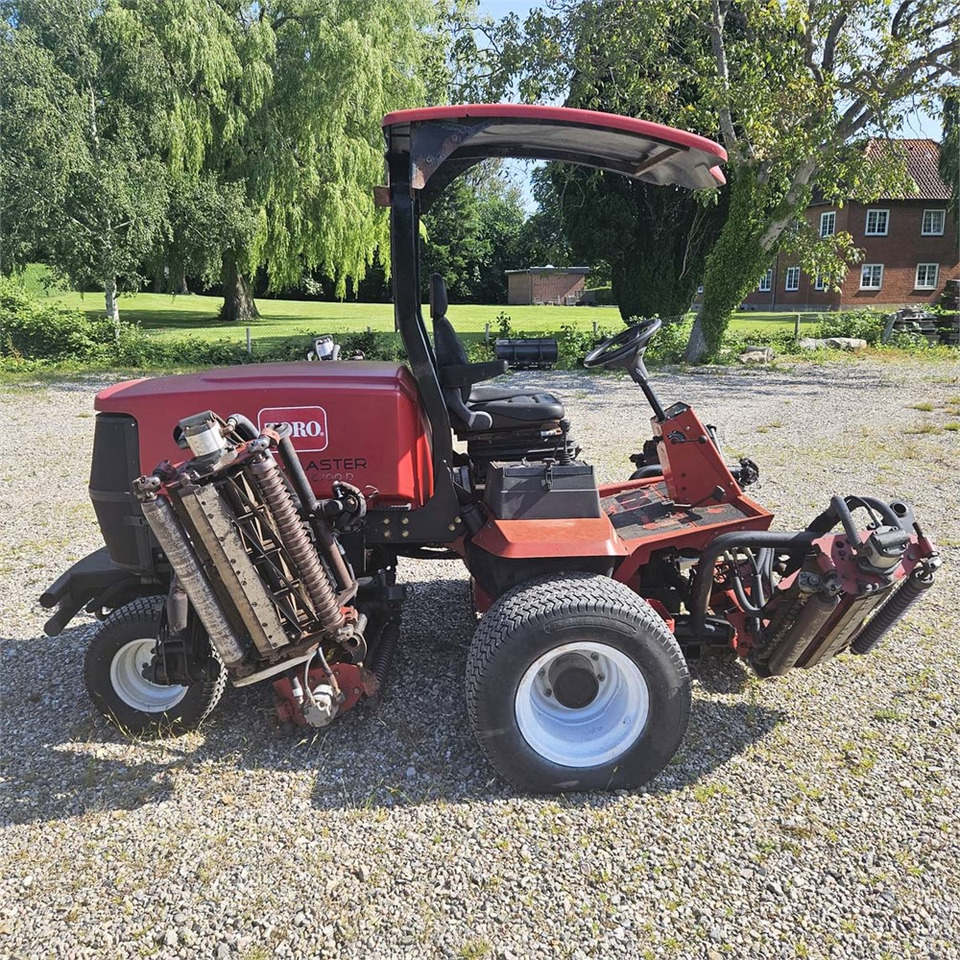 Toro Reelmaster 6700-D - Zāles pļāvējs: foto 3 Toro Reelmaster 6700-D - Zāles pļāvējs: foto 3