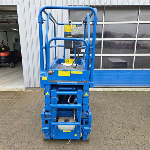UpRight MX19 - Šķērveida pacēlājs: foto 2 UpRight MX19 - Šķērveida pacēlājs: foto 2