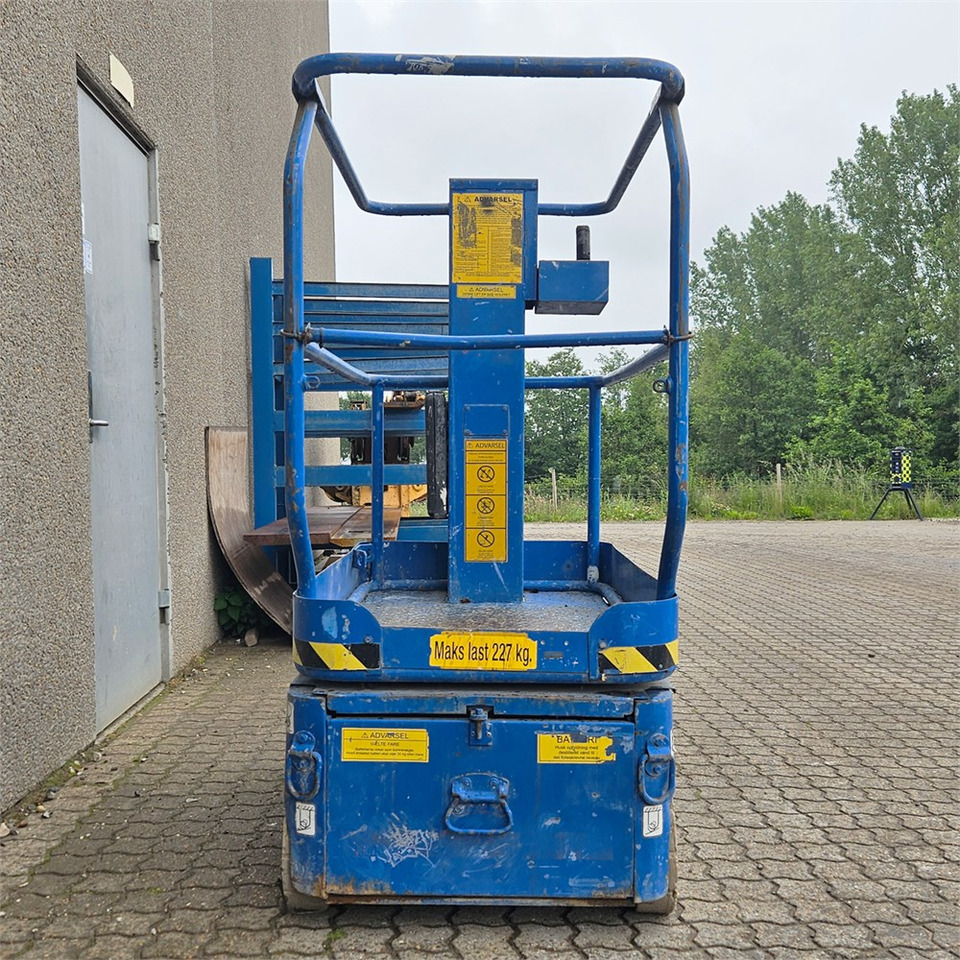UpRight TM12 - Šķērveida pacēlājs: foto 2 UpRight TM12 - Šķērveida pacēlājs: foto 2