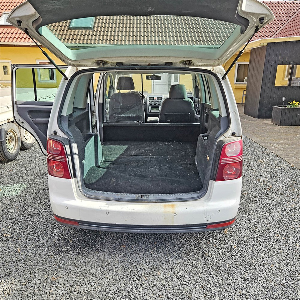VW Touran Van 2,0 tdi automatisk - Vieglā automašīna: foto 5 VW Touran Van 2,0 tdi automatisk - Vieglā automašīna: foto 5