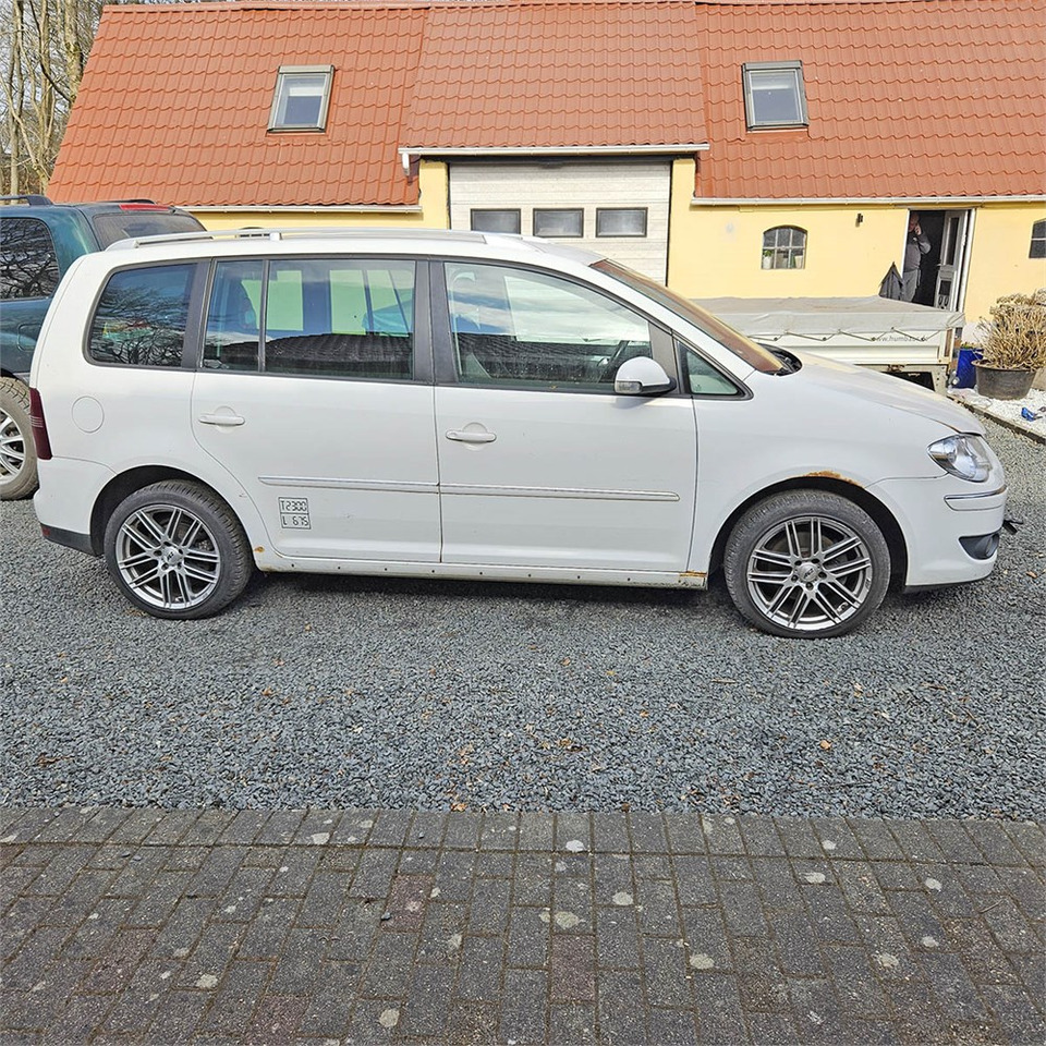 VW Touran Van 2,0 tdi automatisk - Vieglā automašīna: foto 2 VW Touran Van 2,0 tdi automatisk - Vieglā automašīna: foto 2