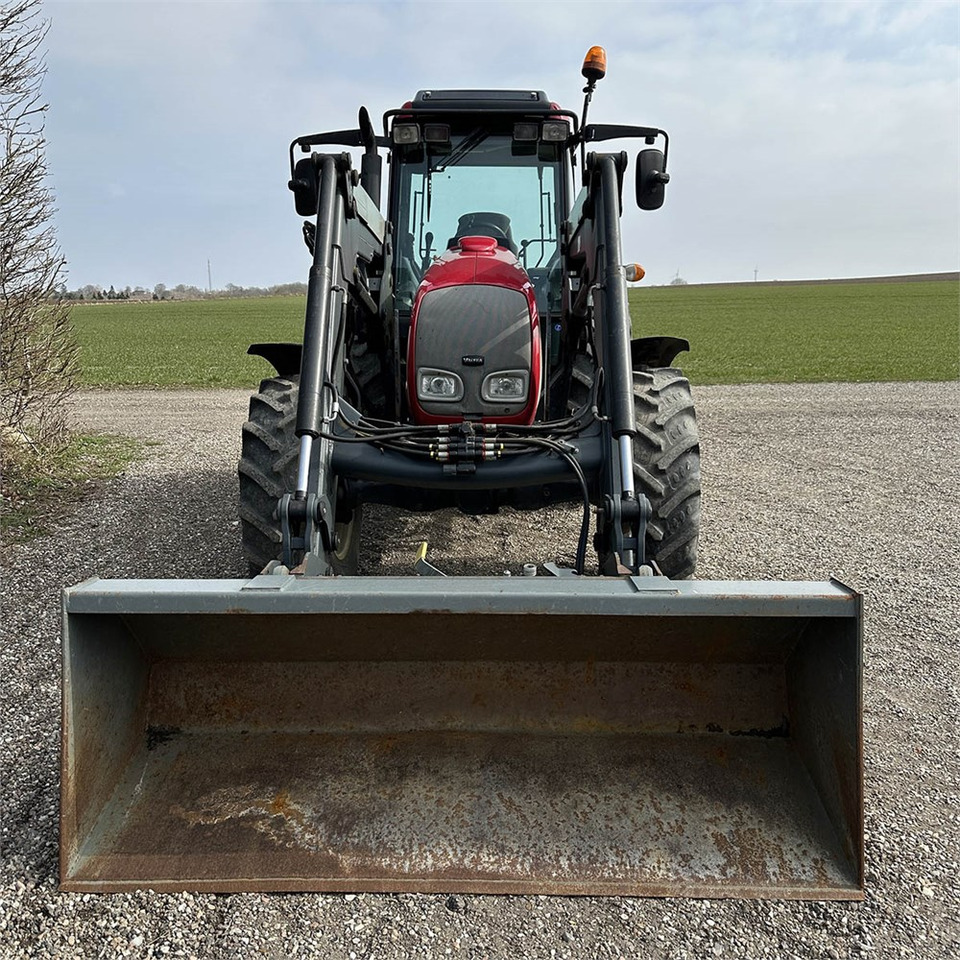 Valtra A85 - Traktors: foto 3 Valtra A85 - Traktors: foto 3