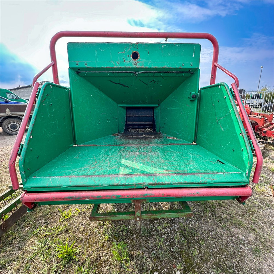 Vermeer BC1000 XL - Šķeldotājs: foto 4 Vermeer BC1000 XL - Šķeldotājs: foto 4