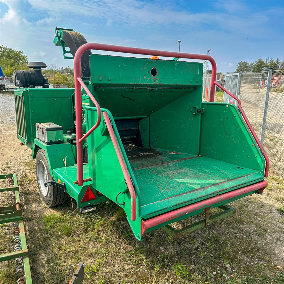 Vermeer BC1000 XL - Šķeldotājs: foto 3 Vermeer BC1000 XL - Šķeldotājs: foto 3