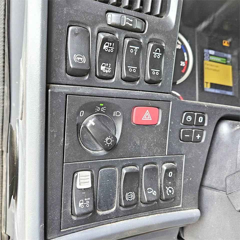 Vilcējs Scania R560: foto 20