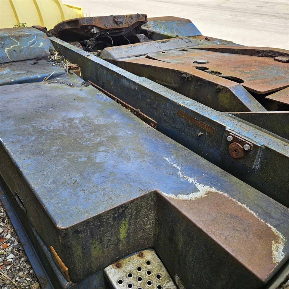 Vilcējs Sisu TRX 181: foto 26