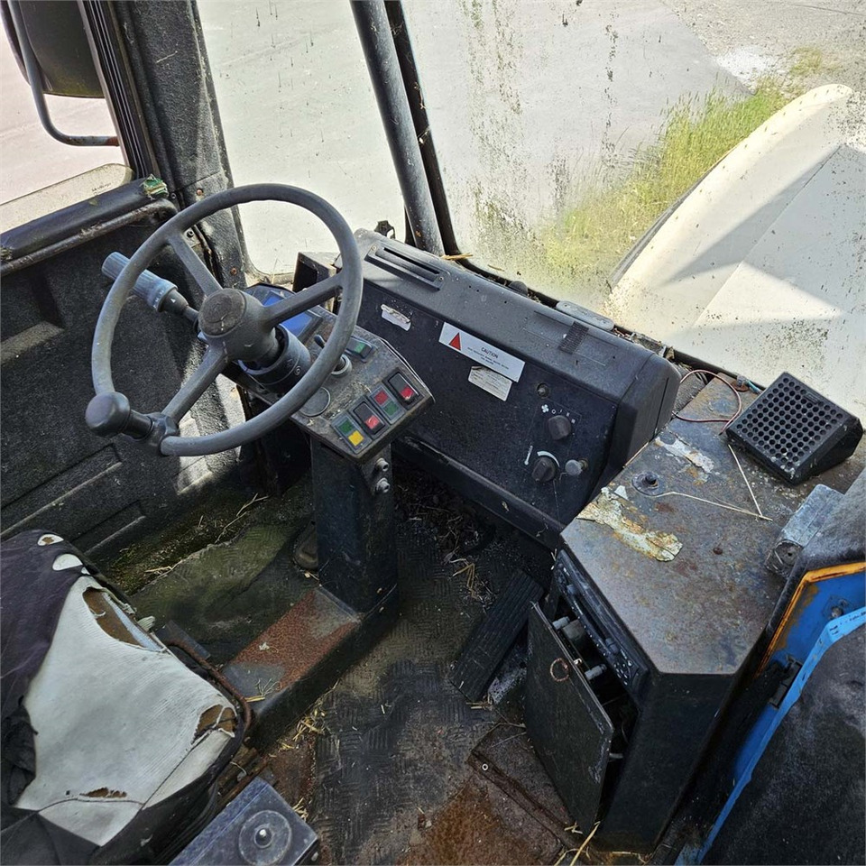 Vilcējs Sisu TRX 181: foto 10