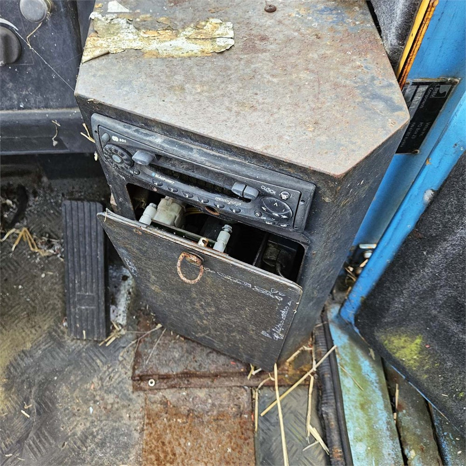 Vilcējs Sisu TRX 181: foto 14