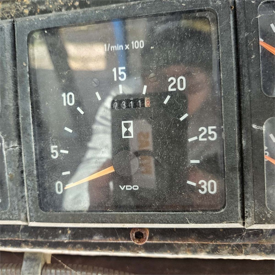 Vilcējs Sisu TRX 181: foto 20