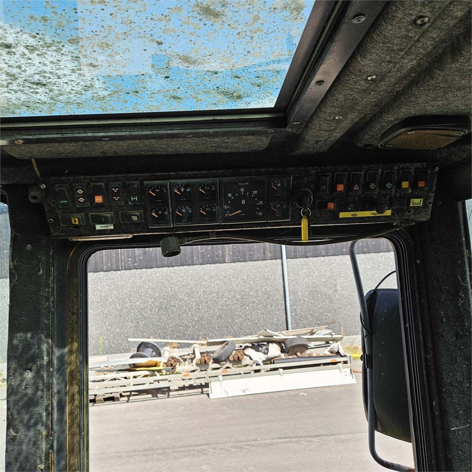 Vilcējs Sisu TRX 181: foto 19