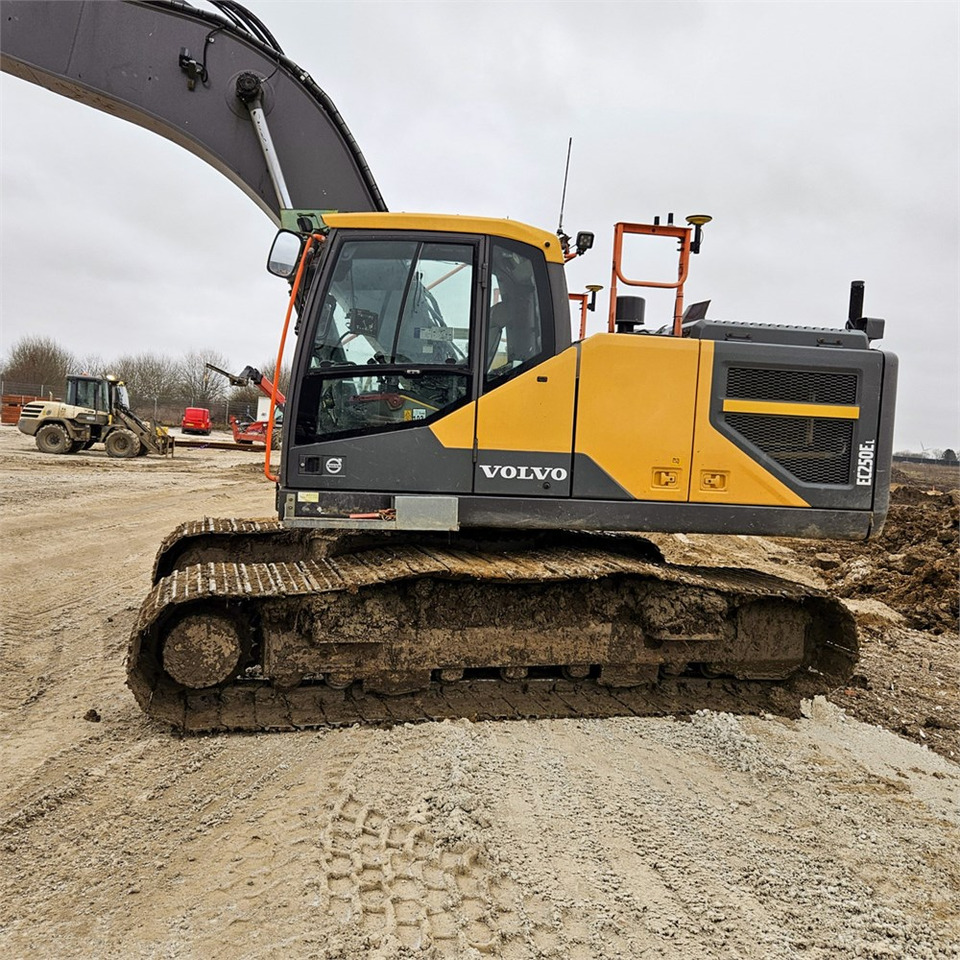 Volvo EC250 EL - Kāpurķēžu ekskavators: foto 3 Volvo EC250 EL - Kāpurķēžu ekskavators: foto 3