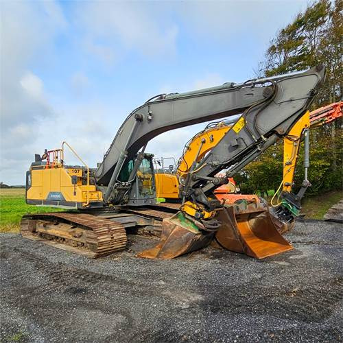 Volvo EC300 EL - Kāpurķēžu ekskavators: foto 1 Volvo EC300 EL - Kāpurķēžu ekskavators: foto 1