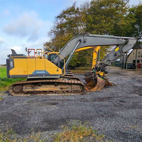 Volvo EC300 EL - Kāpurķēžu ekskavators: foto 2 Volvo EC300 EL - Kāpurķēžu ekskavators: foto 2