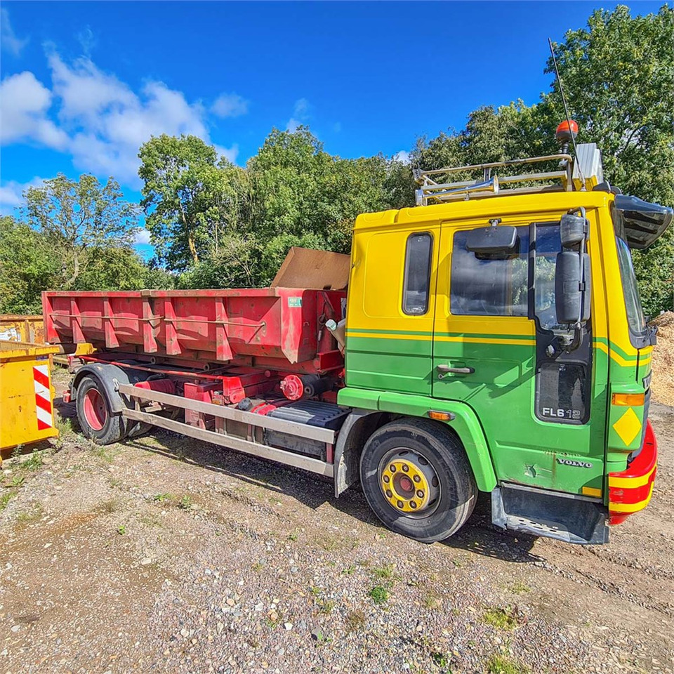 Volvo FL612 - Kravas automašīna - kabeļu sistēma: foto 5 Volvo FL612 - Kravas automašīna - kabeļu sistēma: foto 5