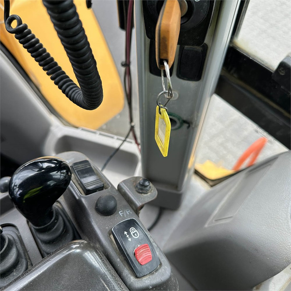 Riteņu iekrāvējs Volvo L120 H: foto 16