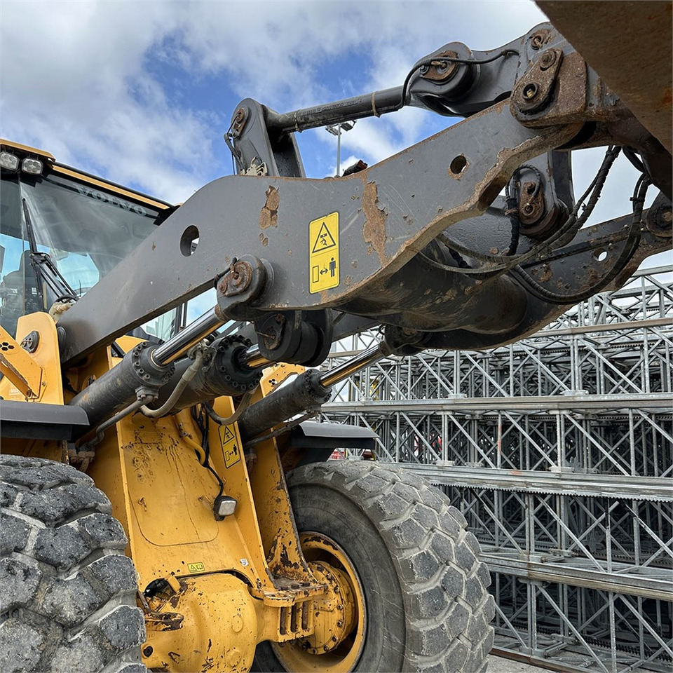 Riteņu iekrāvējs Volvo L120 H: foto 31