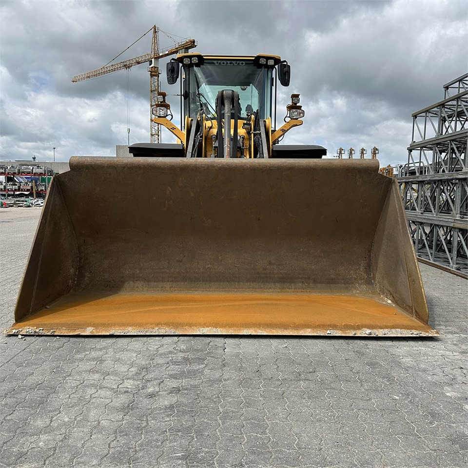 Riteņu iekrāvējs Volvo L120 H: foto 11