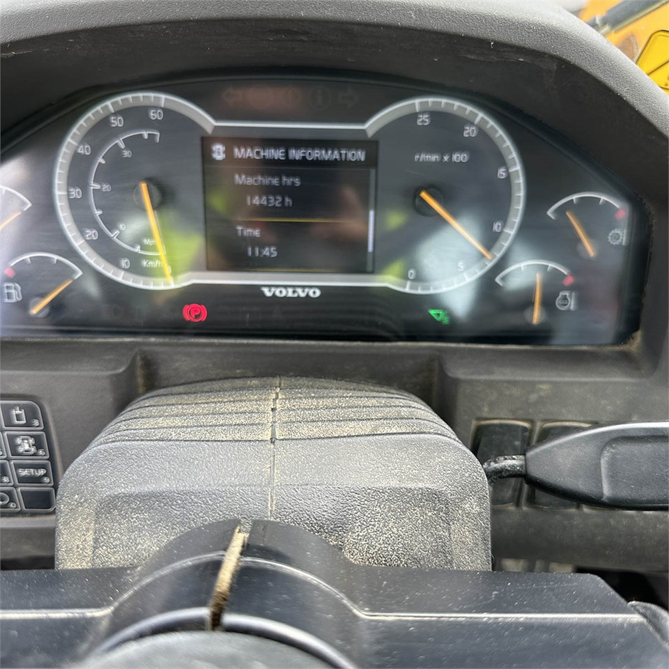 Riteņu iekrāvējs Volvo L120 H: foto 20