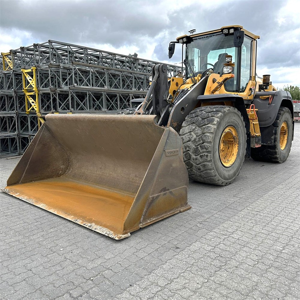 Volvo L120 H - Riteņu iekrāvējs: foto 2 Volvo L120 H - Riteņu iekrāvējs: foto 2