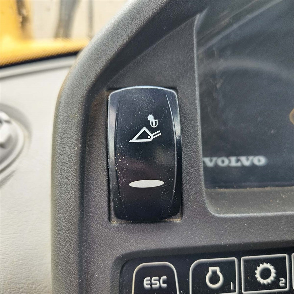 Riteņu iekrāvējs Volvo L45F-TP: foto 28