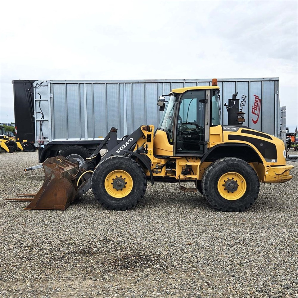 Riteņu iekrāvējs Volvo L45F-TP: foto 9